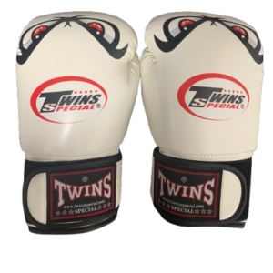 כפפות איגרוף טווינס Twins Special לבן עיניים